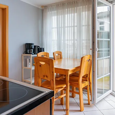 Apartmenthaus Chrischanshof Rostock Exterior photo